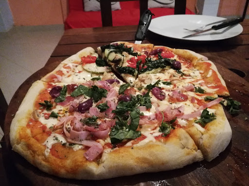 Pizzeria Trattoria El Italiano.