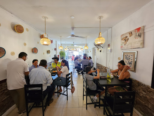 Restaurant & Cevicheria Entre Patas